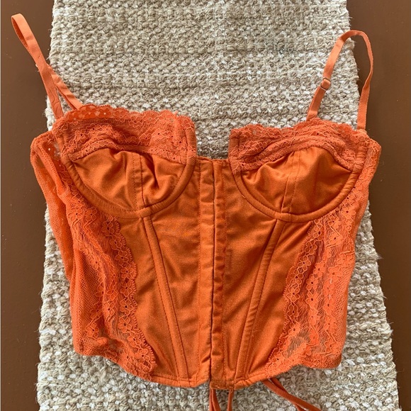 Edikted Tops - Edikted Corset Top Going Out Top Orange Rust XS